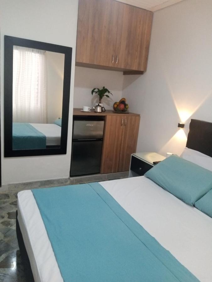 Vip Apartasuites Rosales Medellín Exterior foto