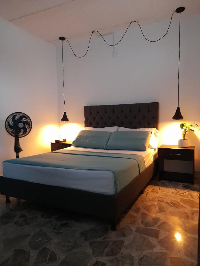 Vip Apartasuites Rosales Medellín Exterior foto