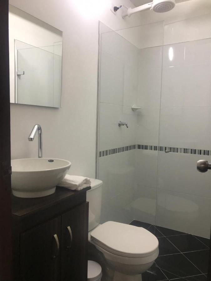 Vip Apartasuites Rosales Medellín Exterior foto