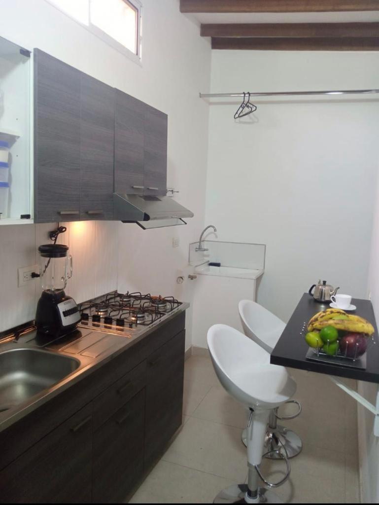 Vip Apartasuites Rosales Medellín Exterior foto