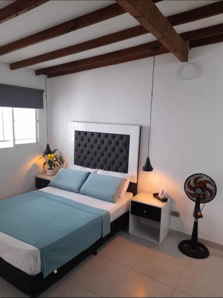Vip Apartasuites Rosales Medellín Exterior foto