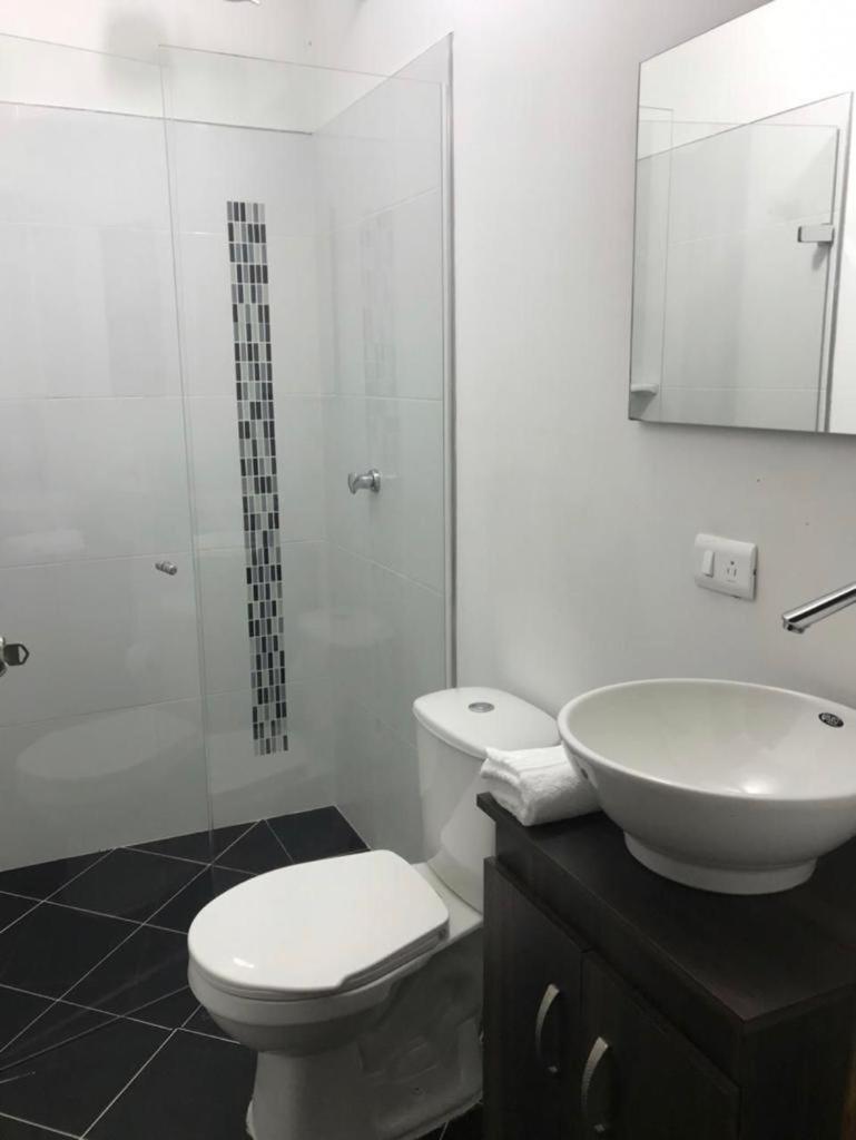 Vip Apartasuites Rosales Medellín Exterior foto