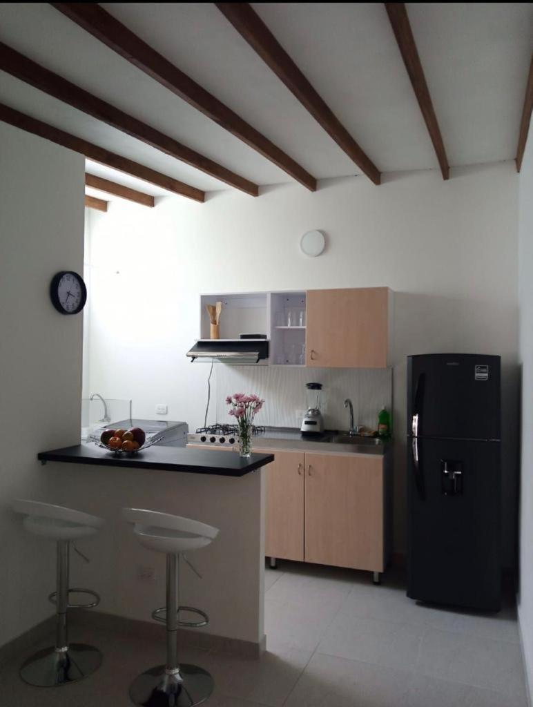 Vip Apartasuites Rosales Medellín Exterior foto